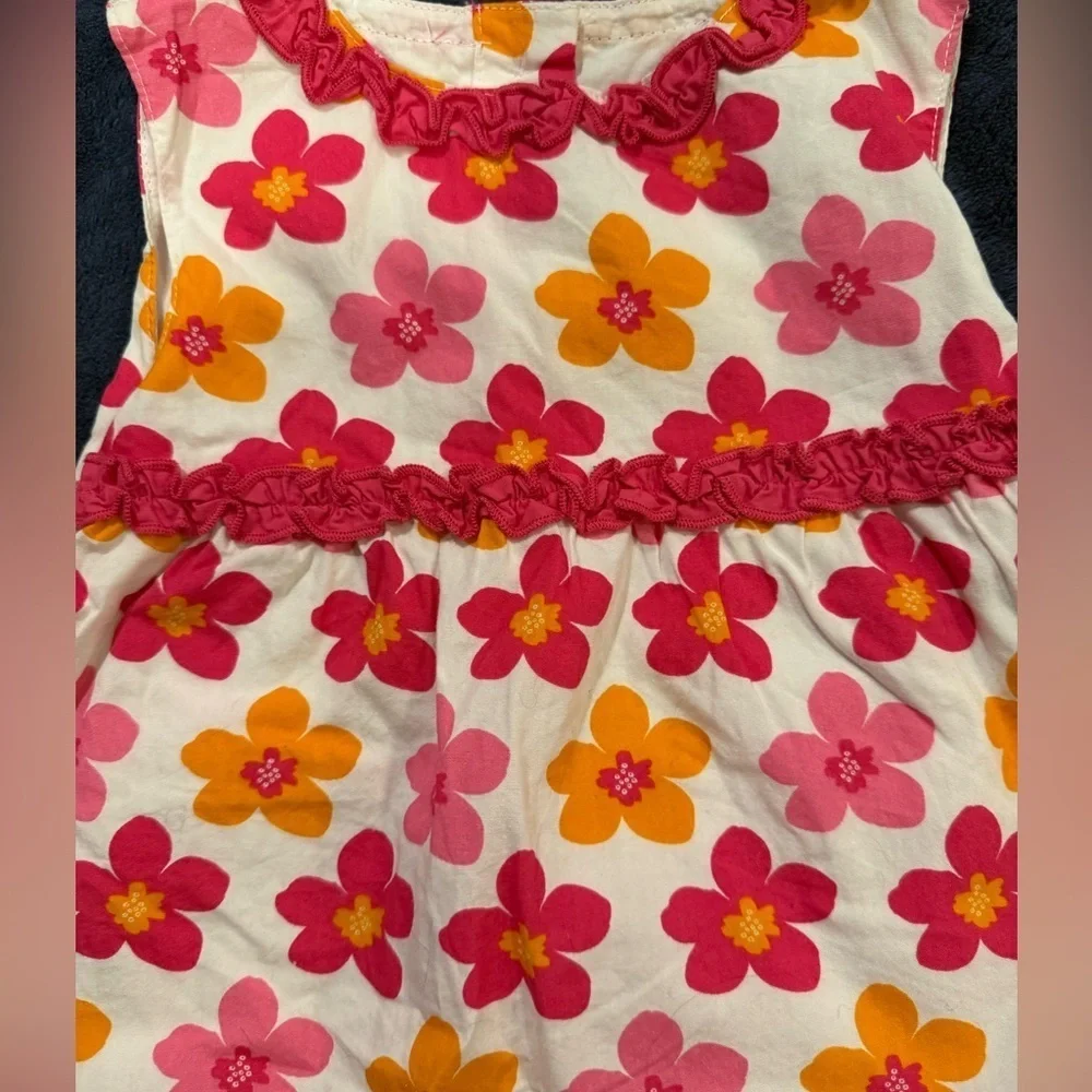 Crazy 8 girls 2-piece set size 2 yrs bottoms still attached to top but no tags